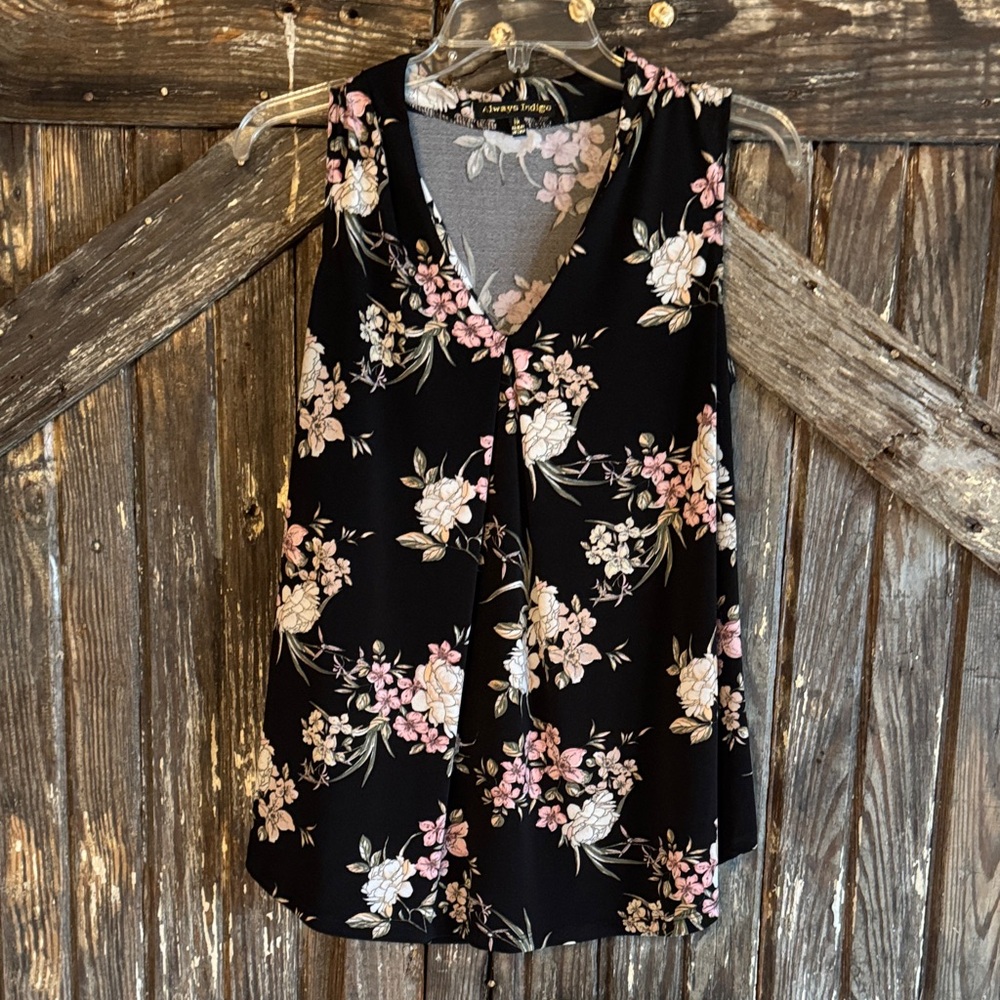 Black Floral V-Neck Sleeveless Top